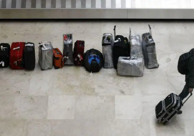 Manises organiza un mercado solidario con las maletas perdidas en el aeropuerto Las Provincias